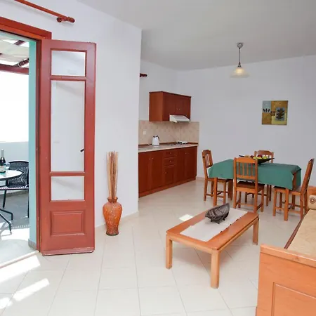 Golden Sun Aparthotel 4*